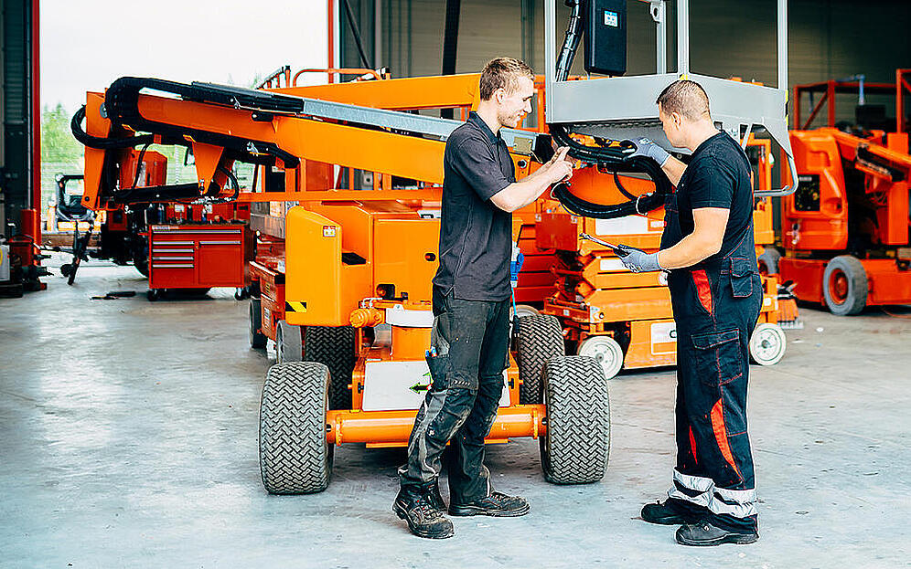 Loading Platform Inspection Inspection of lifting platforms & loading ramps | HANSA-FLEX